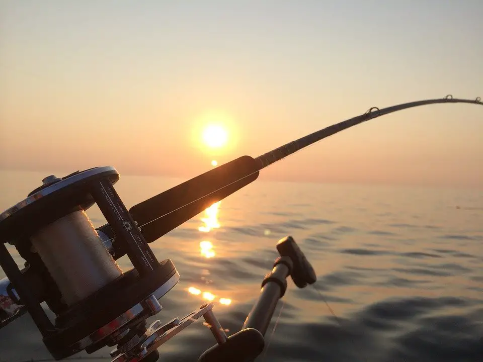 5-best-fishing-rod-and-reel-combo-kits-for-a-beginner-fishermen-2019