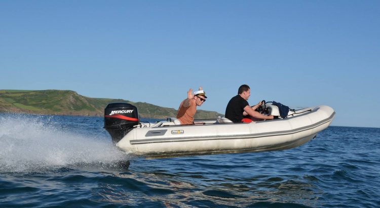 safely drive a boat in big waves and wind