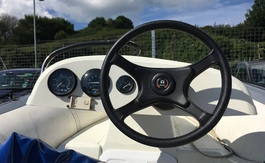 5 Best Boat Steering Wheels 2023 [Stainless, Wood & Plastic]